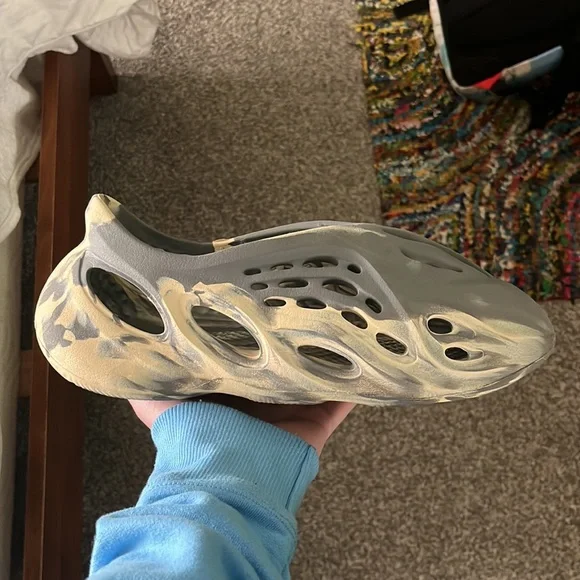 Yeezy foam runner “MXT Moon Grey” - Picture 2 of 3